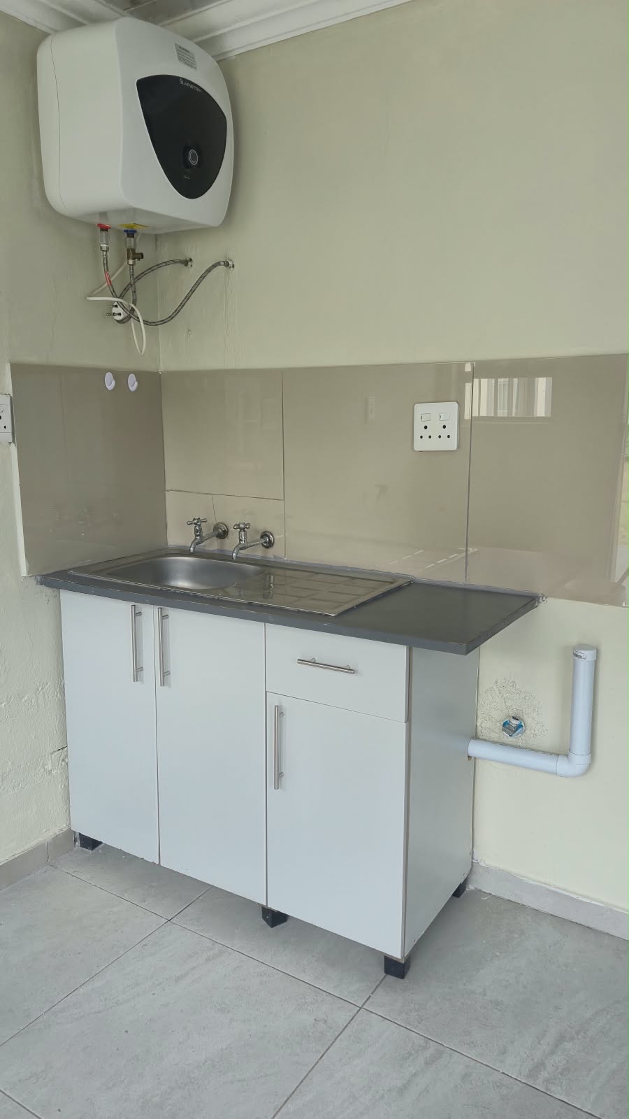 To Let 1 Bedroom Property for Rent in Birchleigh North Gauteng