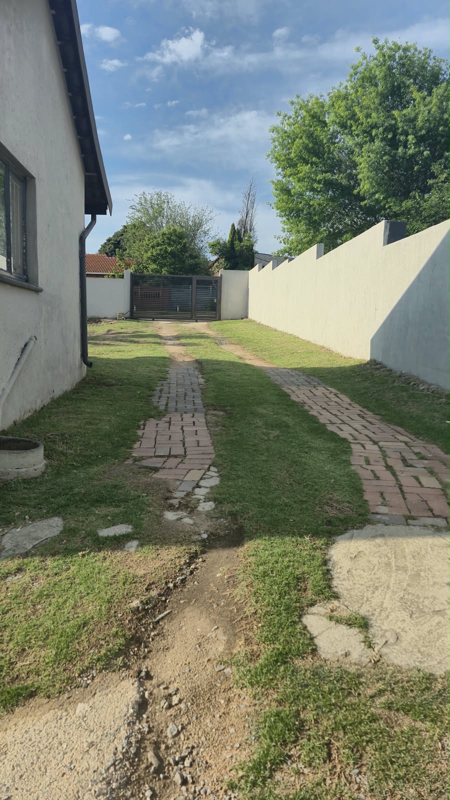 To Let 1 Bedroom Property for Rent in Birchleigh North Gauteng