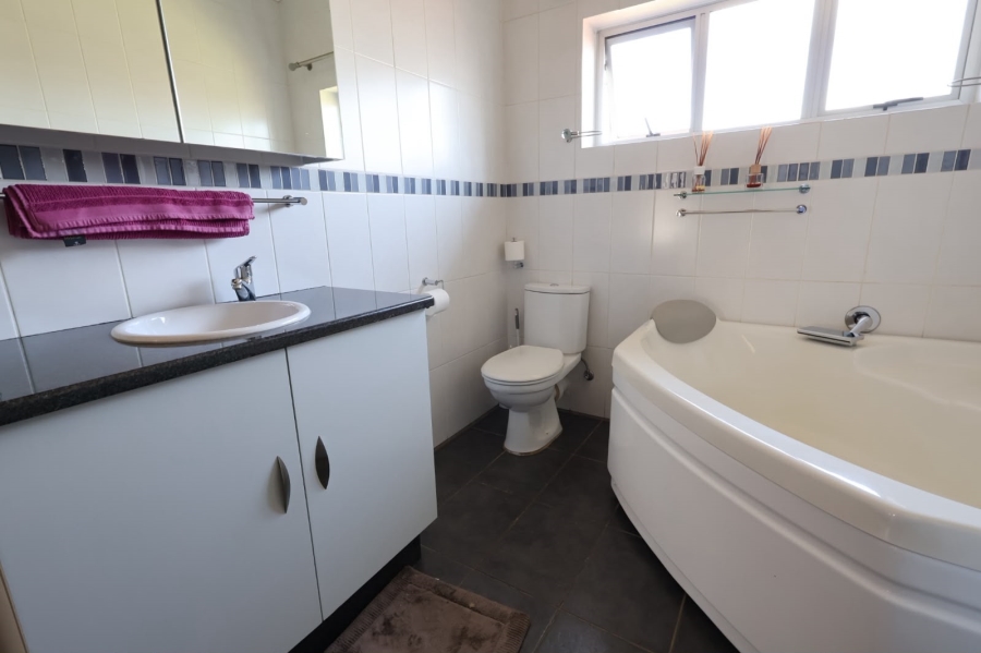 3 Bedroom Property for Sale in Dawnview Gauteng