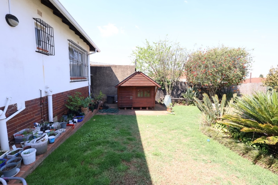 3 Bedroom Property for Sale in Dawnview Gauteng