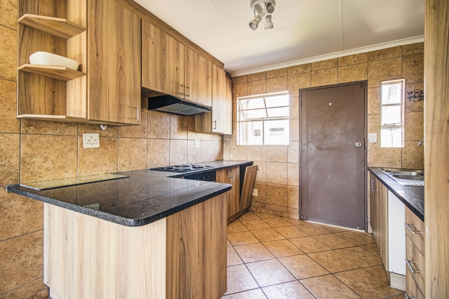 3 Bedroom Property for Sale in Glen Marais Gauteng