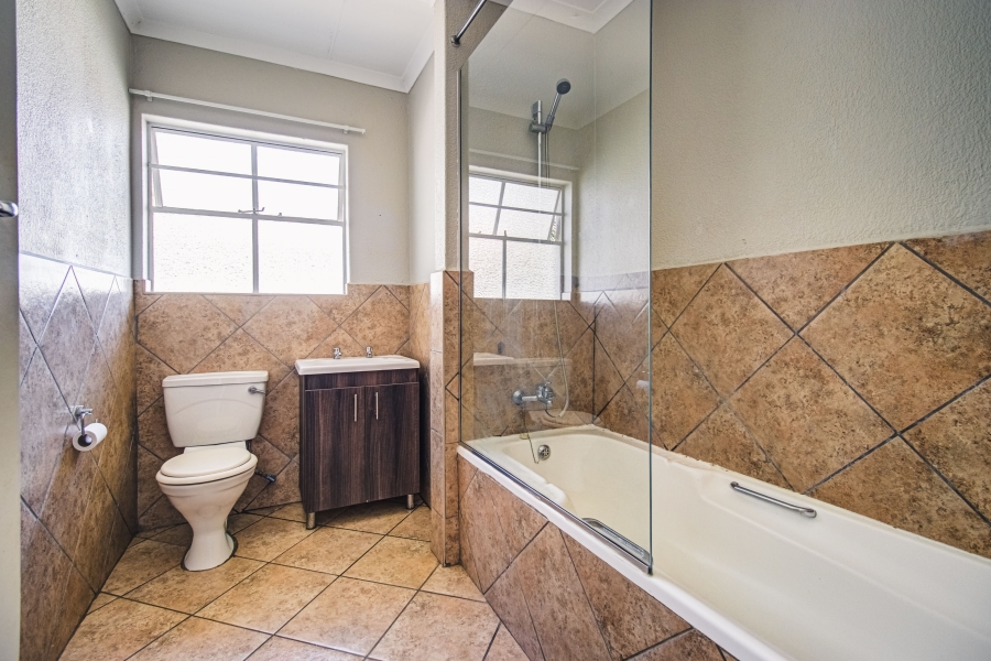 3 Bedroom Property for Sale in Glen Marais Gauteng