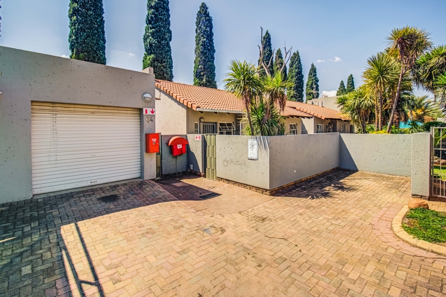3 Bedroom Property for Sale in Glen Marais Gauteng