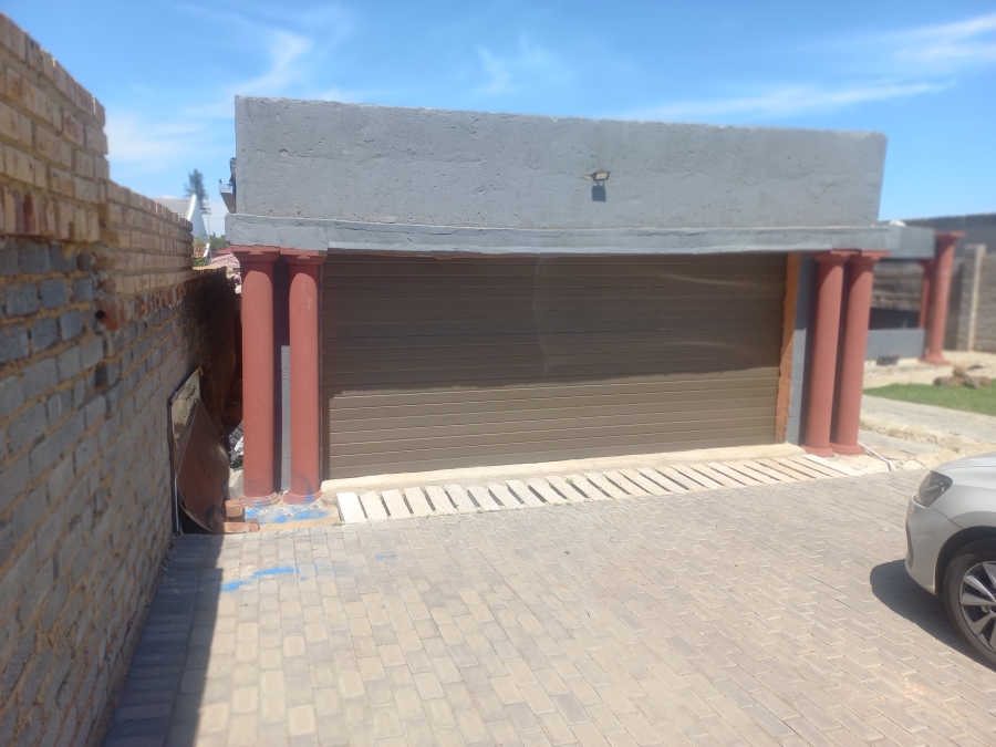 3 Bedroom Property for Sale in Lenasia South Gauteng