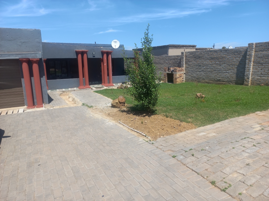 3 Bedroom Property for Sale in Lenasia South Gauteng