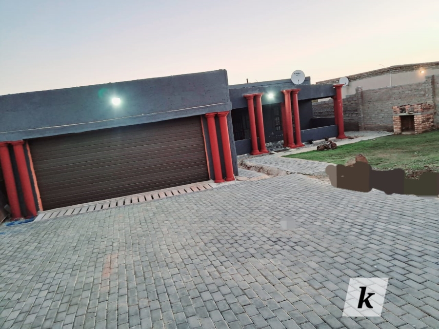 3 Bedroom Property for Sale in Lenasia South Gauteng
