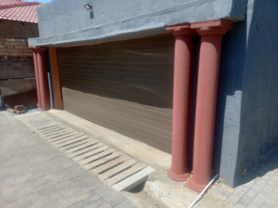 3 Bedroom Property for Sale in Lenasia South Gauteng