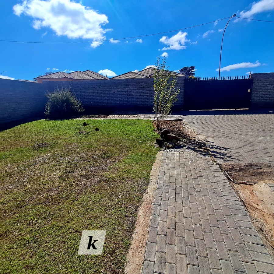 3 Bedroom Property for Sale in Lenasia South Gauteng