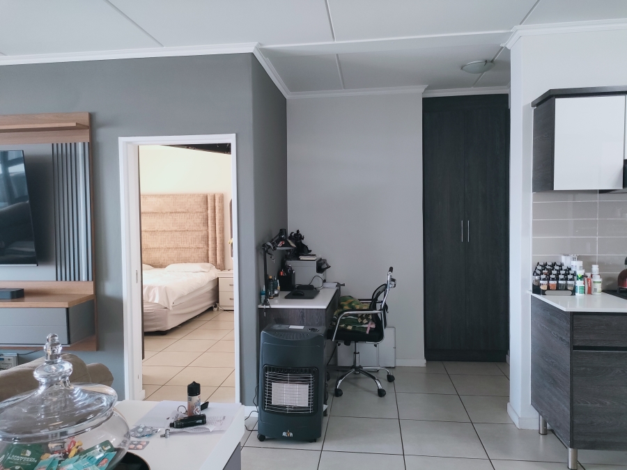 2 Bedroom Property for Sale in Greenstone Hill Gauteng