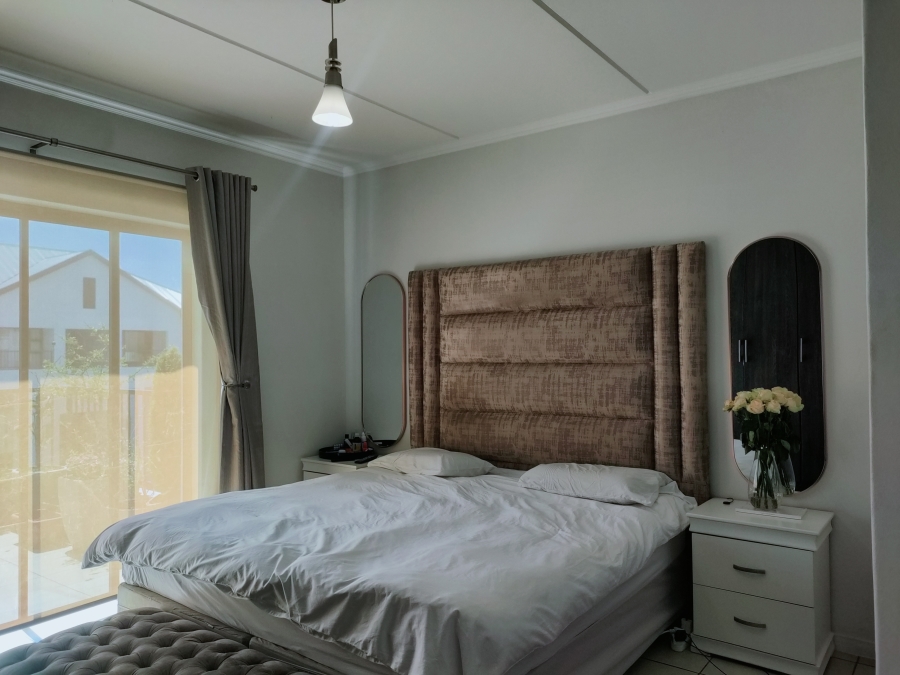 2 Bedroom Property for Sale in Greenstone Hill Gauteng