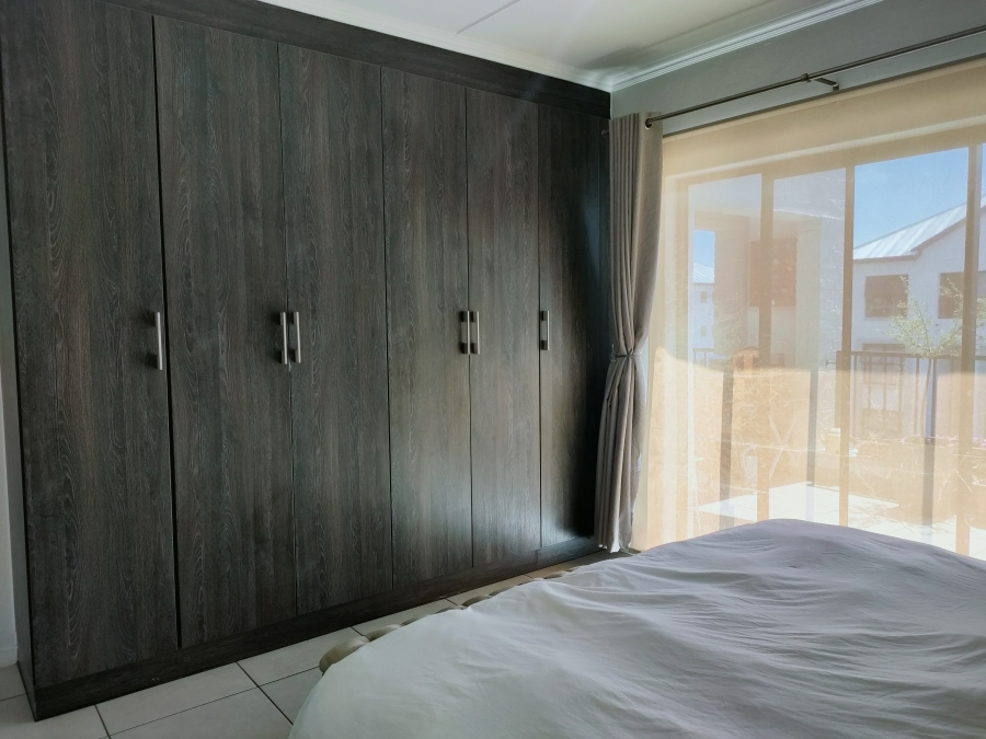 2 Bedroom Property for Sale in Greenstone Hill Gauteng