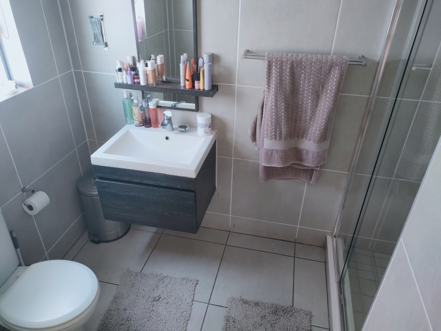 2 Bedroom Property for Sale in Greenstone Hill Gauteng