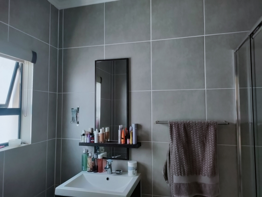 2 Bedroom Property for Sale in Greenstone Hill Gauteng