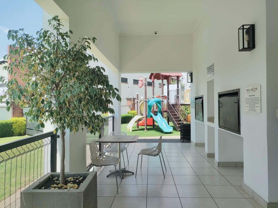 2 Bedroom Property for Sale in Greenstone Hill Gauteng