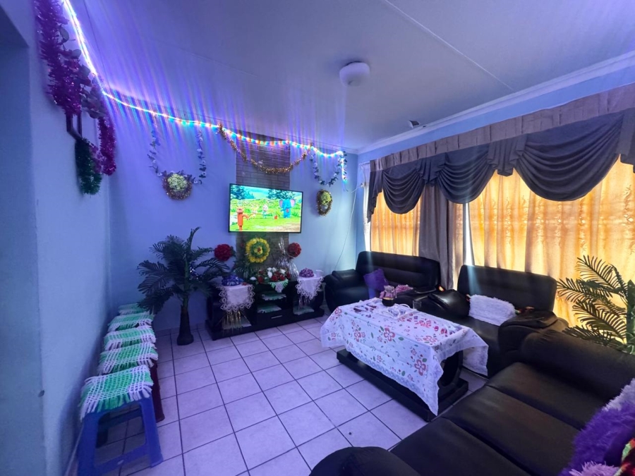 2 Bedroom Property for Sale in Dawn Park Gauteng