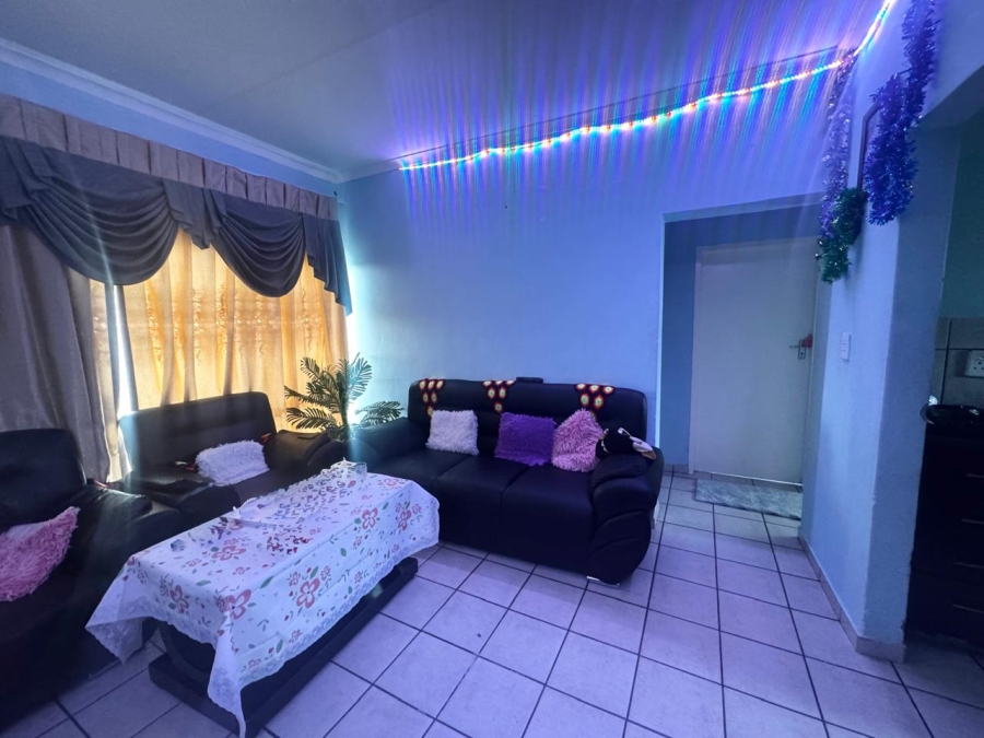 2 Bedroom Property for Sale in Dawn Park Gauteng