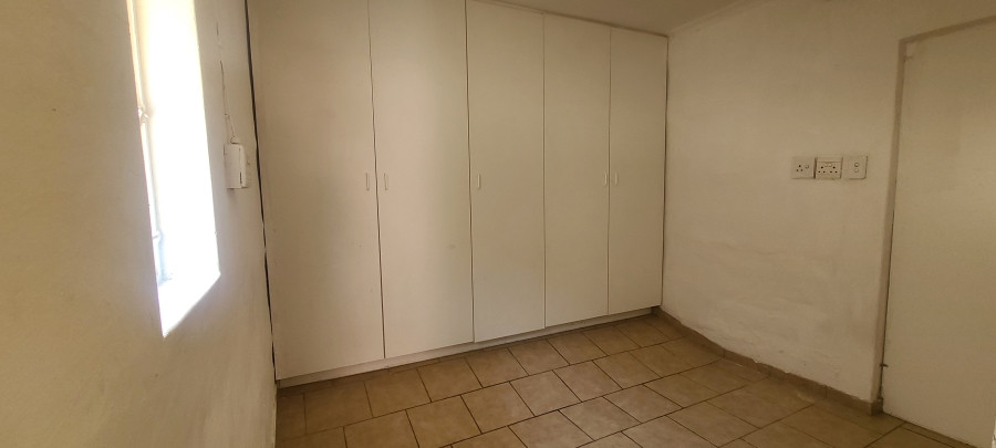 To Let 1 Bedroom Property for Rent in Edenvale Central Gauteng