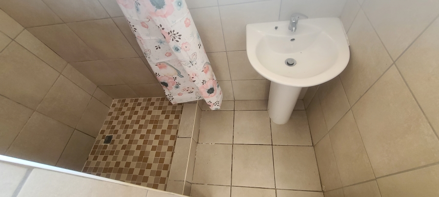 To Let 1 Bedroom Property for Rent in Edenvale Central Gauteng