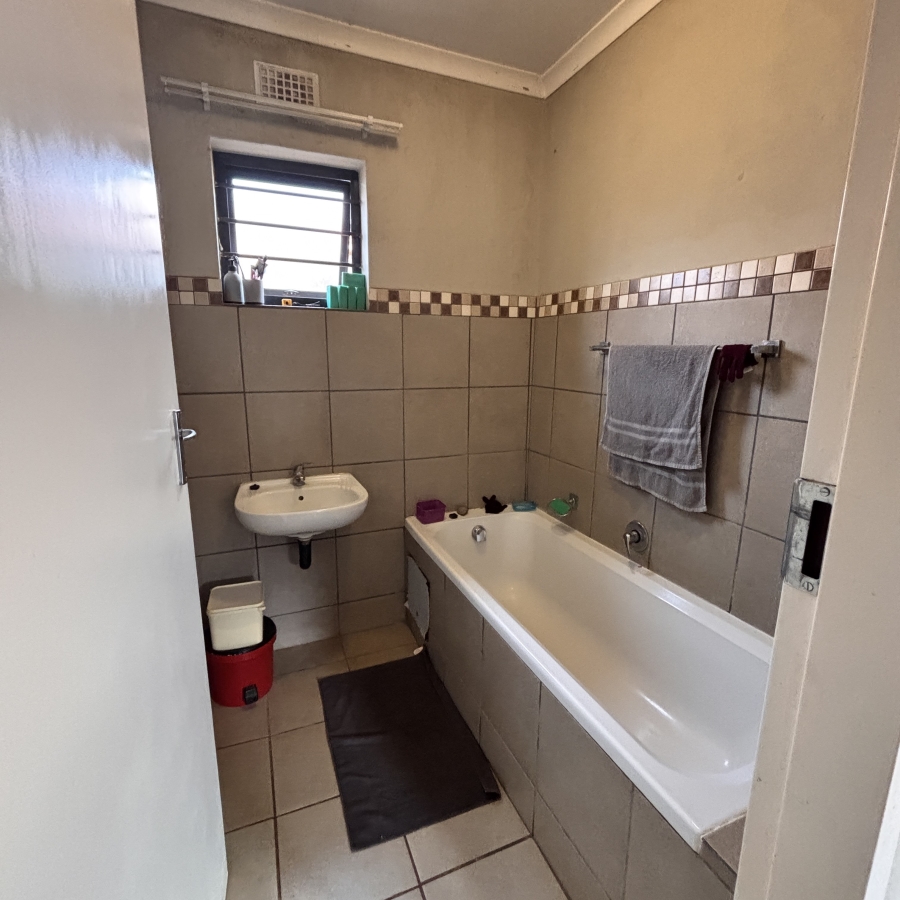 2 Bedroom Property for Sale in Protea Glen Gauteng