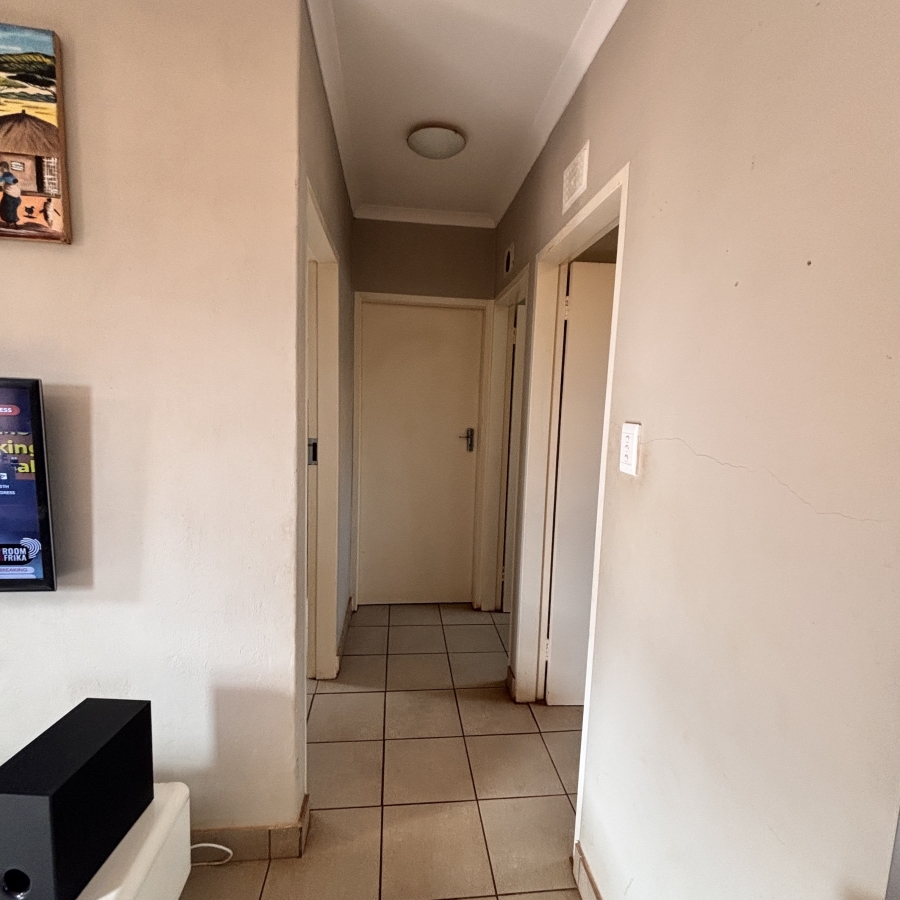 2 Bedroom Property for Sale in Protea Glen Gauteng
