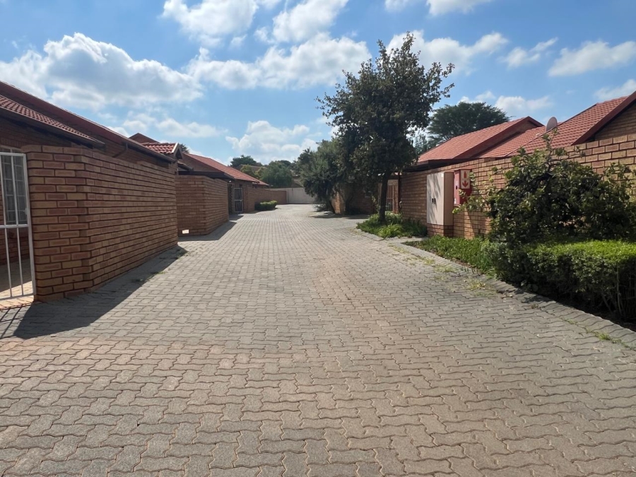 2 Bedroom Property for Sale in Equestria Gauteng