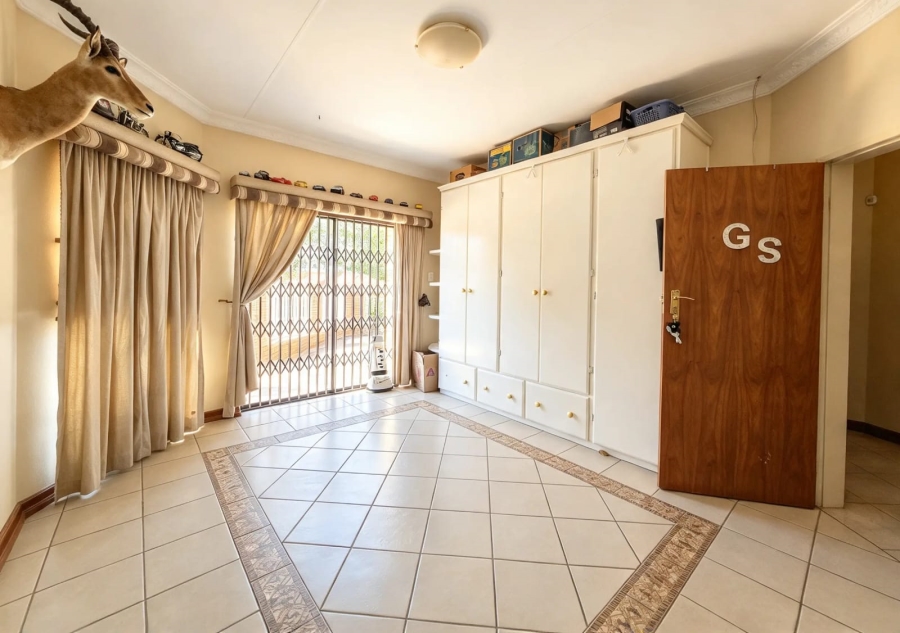 6 Bedroom Property for Sale in Amandasig Gauteng