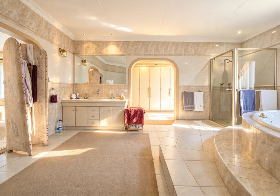 6 Bedroom Property for Sale in Amandasig Gauteng