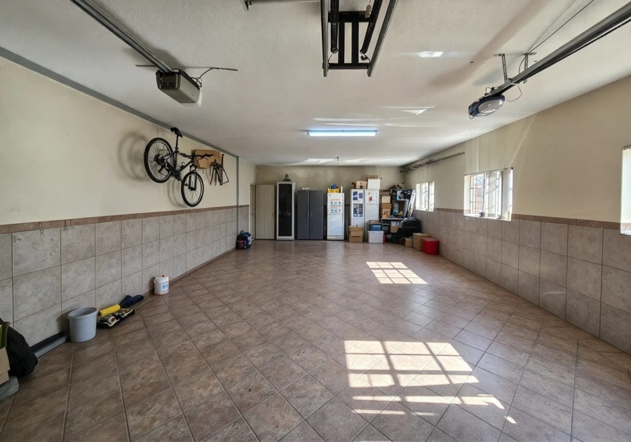 6 Bedroom Property for Sale in Amandasig Gauteng
