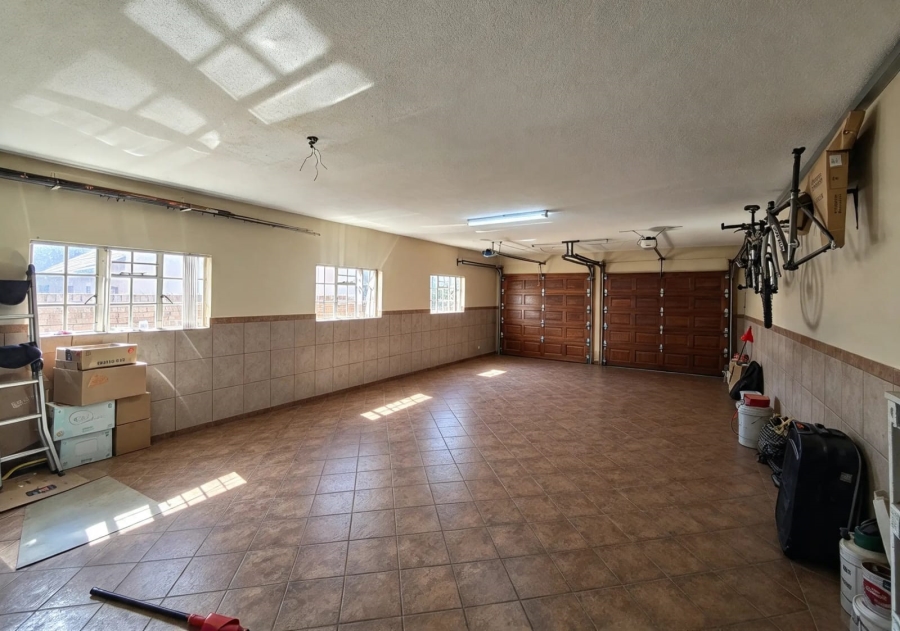 6 Bedroom Property for Sale in Amandasig Gauteng