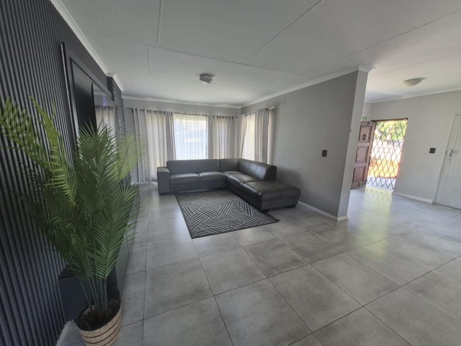 3 Bedroom Property for Sale in Weltevreden Park Gauteng