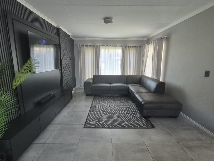3 Bedroom Property for Sale in Weltevreden Park Gauteng