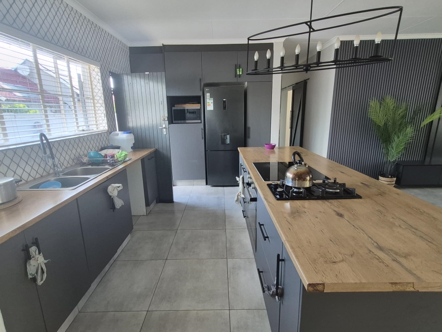 3 Bedroom Property for Sale in Weltevreden Park Gauteng
