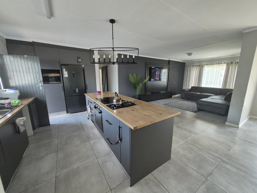 3 Bedroom Property for Sale in Weltevreden Park Gauteng