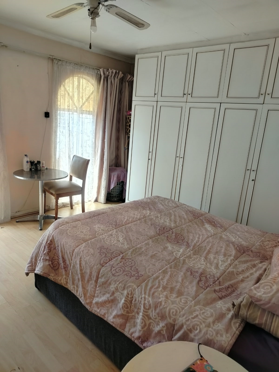 2 Bedroom Property for Sale in Bosmont Gauteng