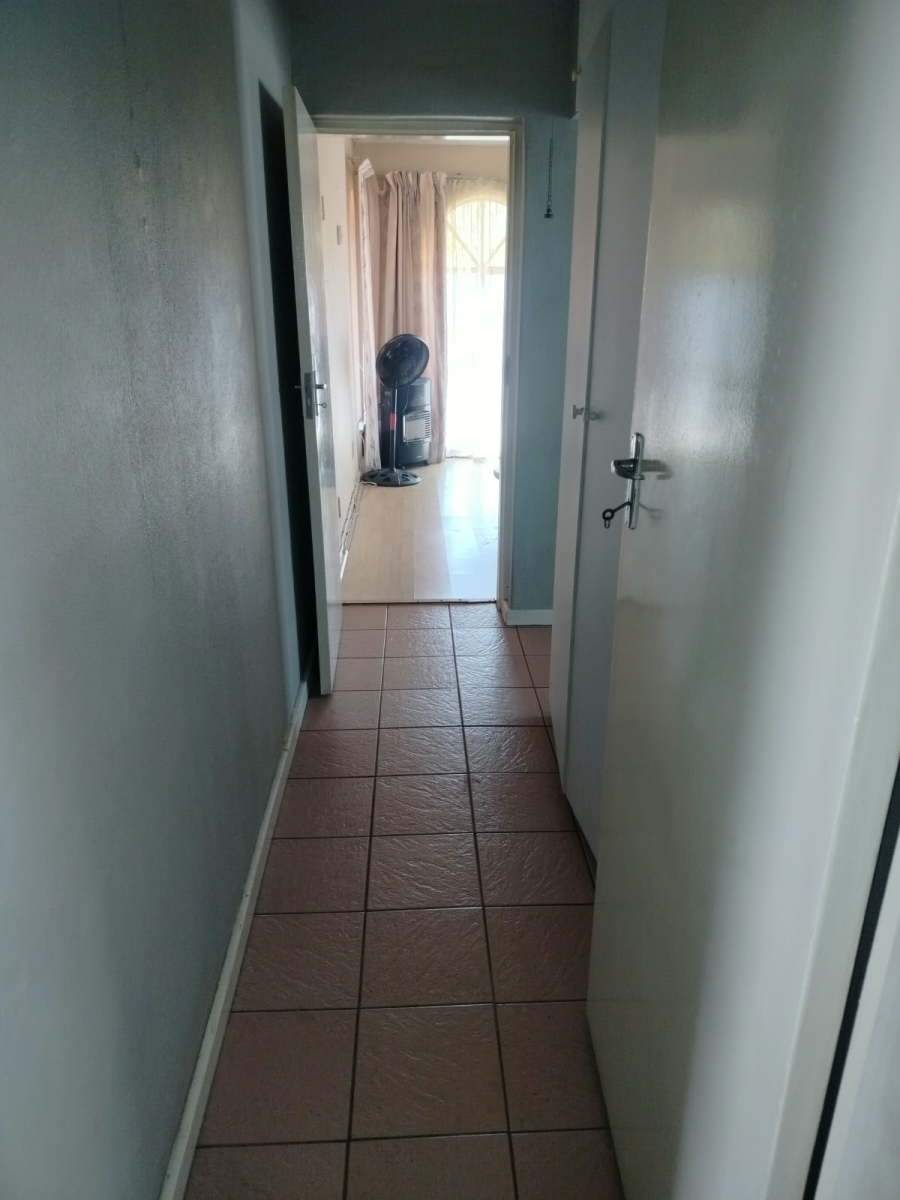 2 Bedroom Property for Sale in Bosmont Gauteng