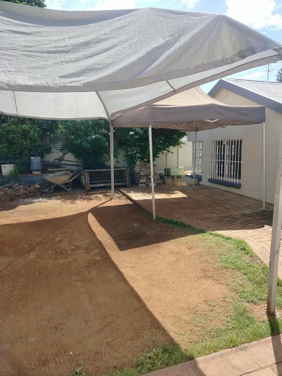 2 Bedroom Property for Sale in Bosmont Gauteng