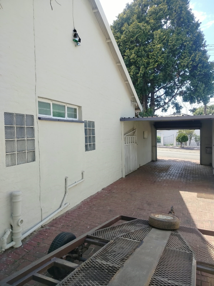 2 Bedroom Property for Sale in Bosmont Gauteng