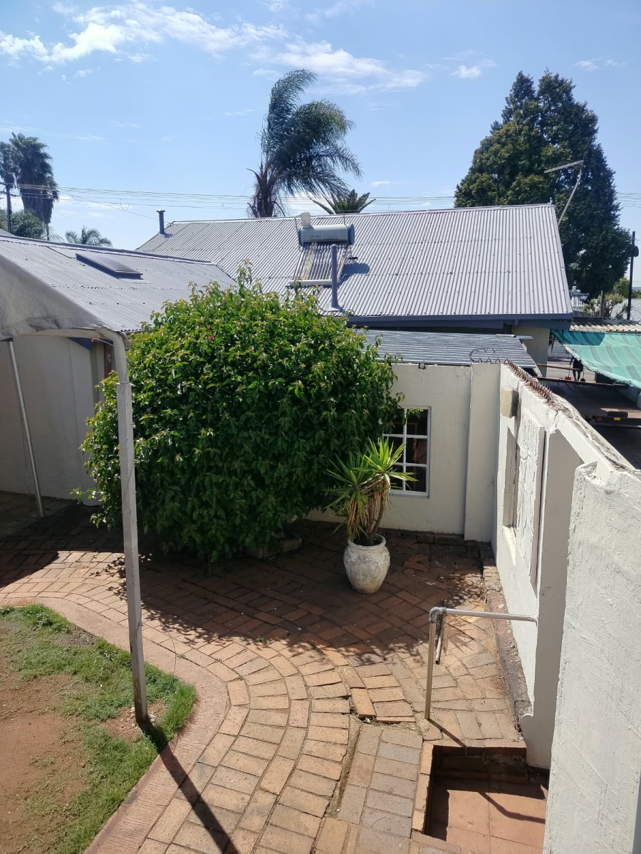 2 Bedroom Property for Sale in Bosmont Gauteng