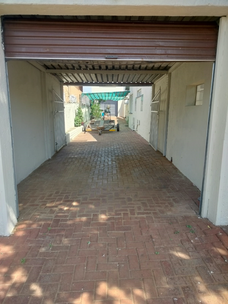 2 Bedroom Property for Sale in Bosmont Gauteng