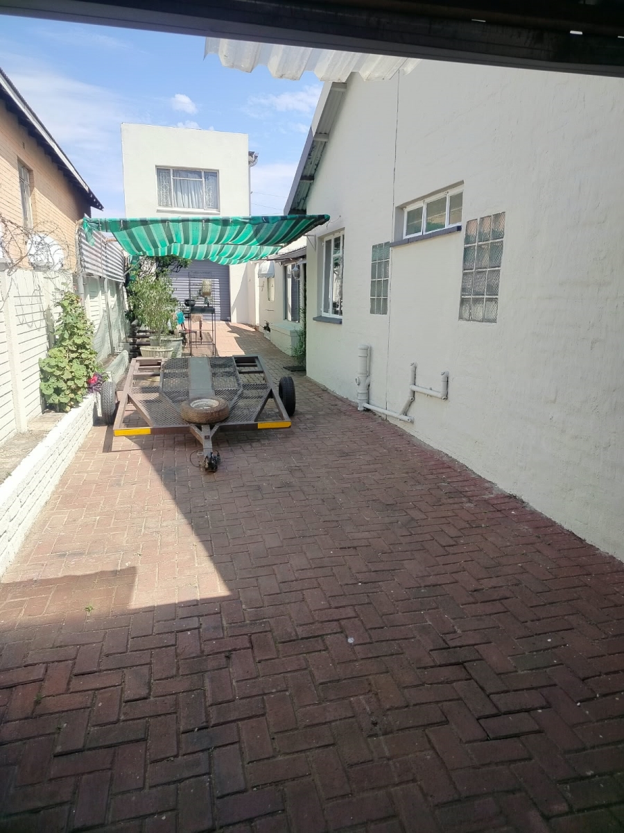 2 Bedroom Property for Sale in Bosmont Gauteng