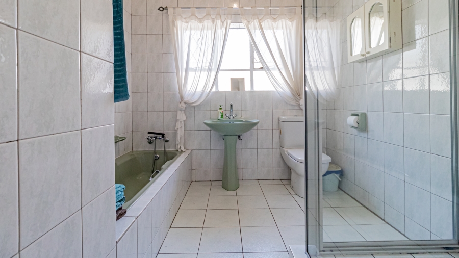 4 Bedroom Property for Sale in Eltonhill Gauteng
