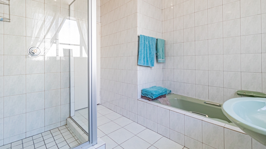 4 Bedroom Property for Sale in Eltonhill Gauteng