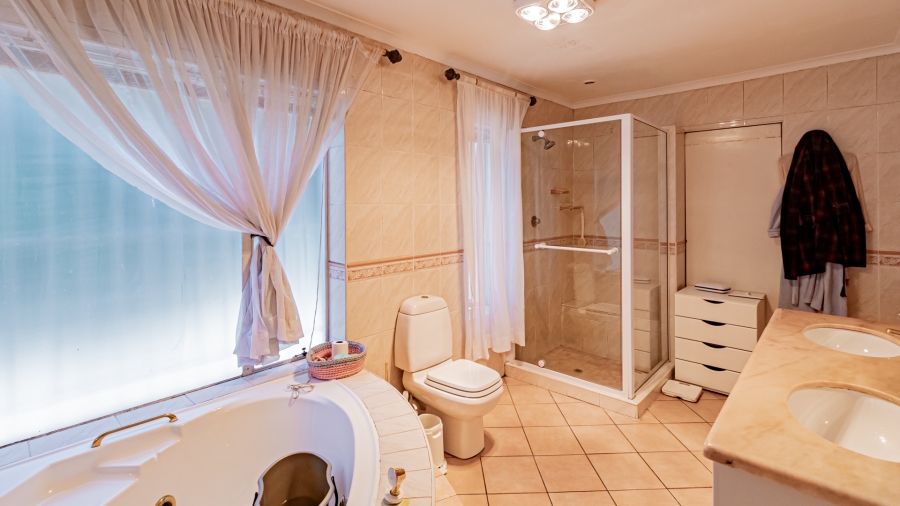 4 Bedroom Property for Sale in Eltonhill Gauteng