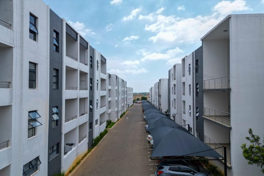 2 Bedroom Property for Sale in Erand Gardens Gauteng