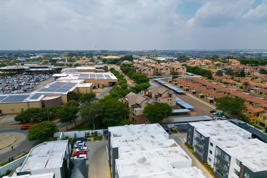2 Bedroom Property for Sale in Erand Gardens Gauteng