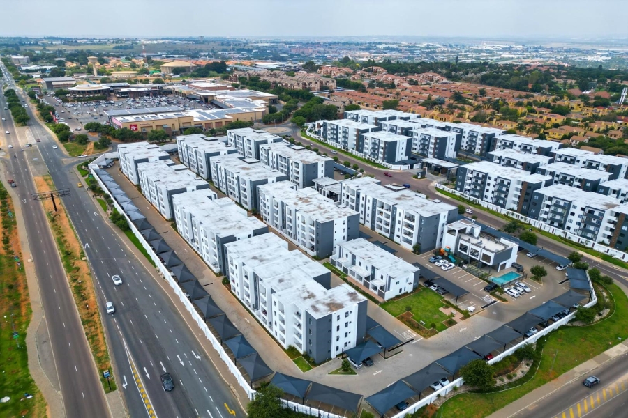 2 Bedroom Property for Sale in Erand Gardens Gauteng