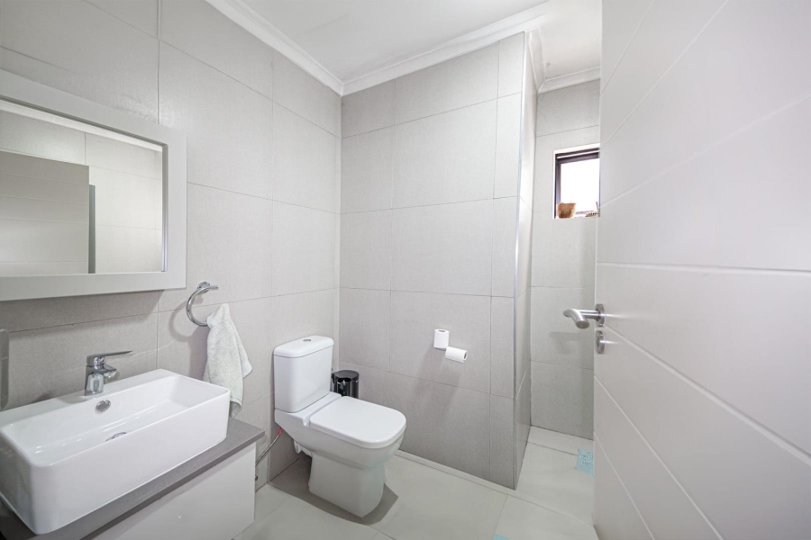 2 Bedroom Property for Sale in Erand Gardens Gauteng