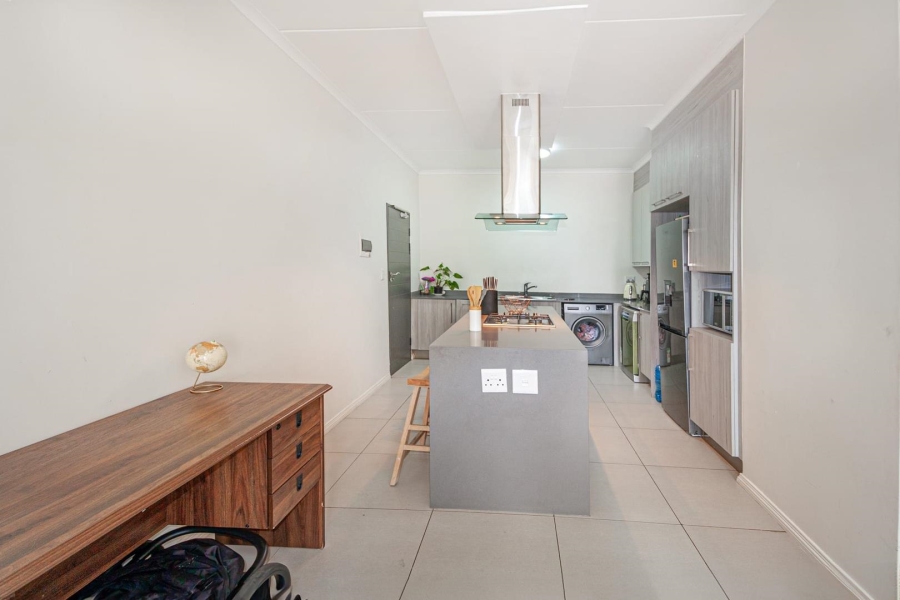 2 Bedroom Property for Sale in Erand Gardens Gauteng