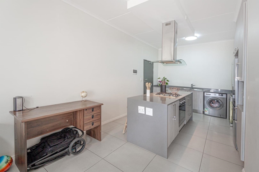 2 Bedroom Property for Sale in Erand Gardens Gauteng