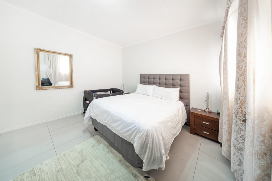 2 Bedroom Property for Sale in Erand Gardens Gauteng